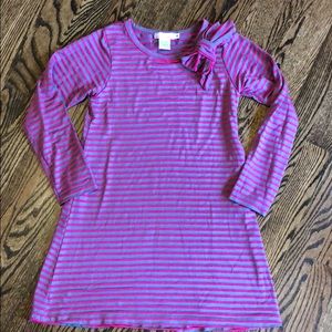 Ismodern dress with bow detail. Girls sz 8